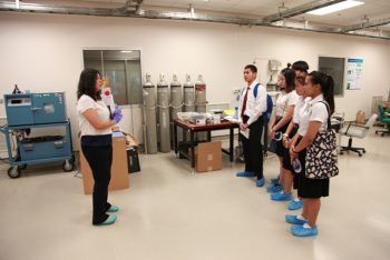 เยี่ยมชมห้องปฏิบัติการอุณหภูมิ